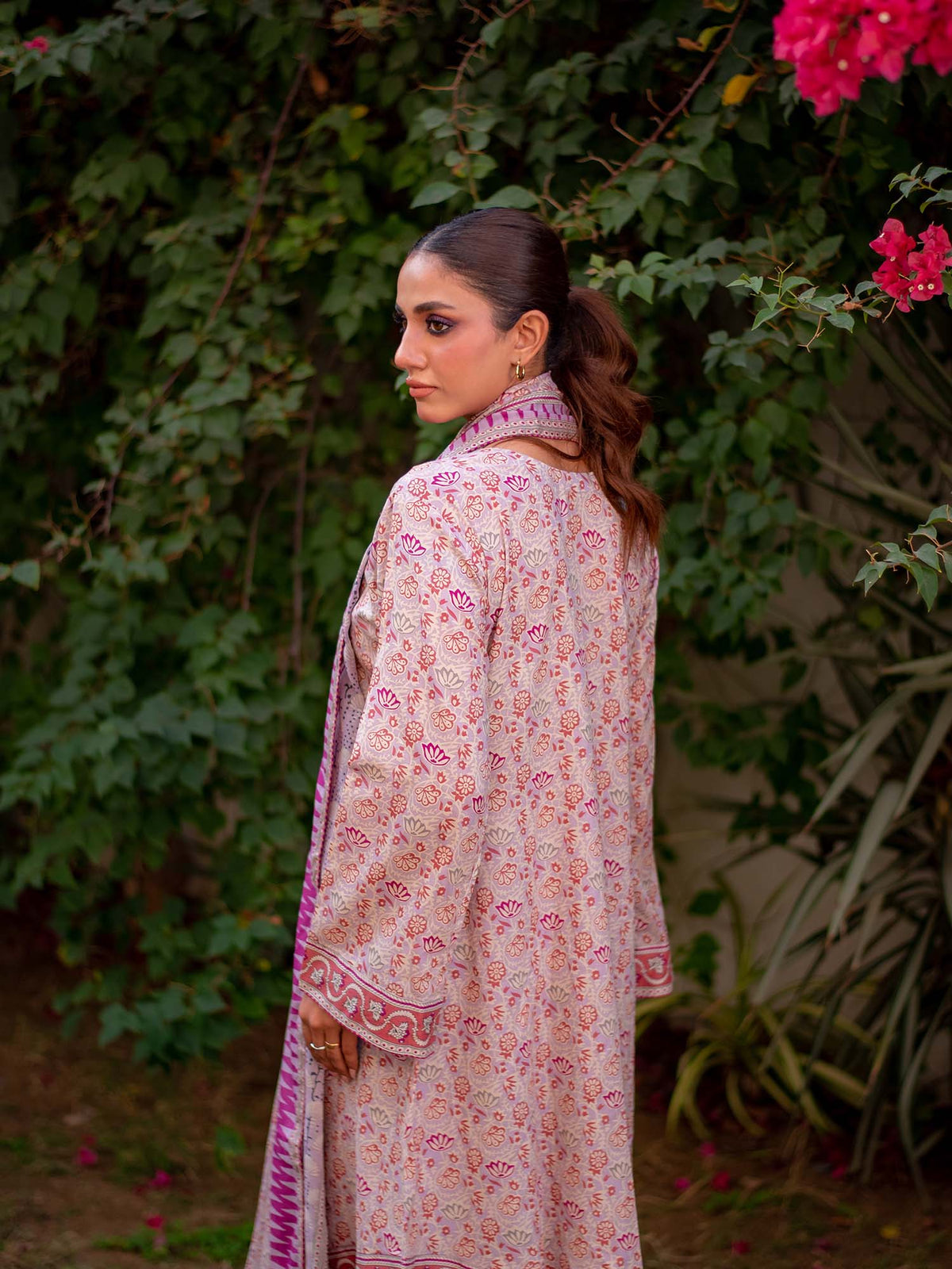 UNS Printed Lawn Pret 3 Piece Collection