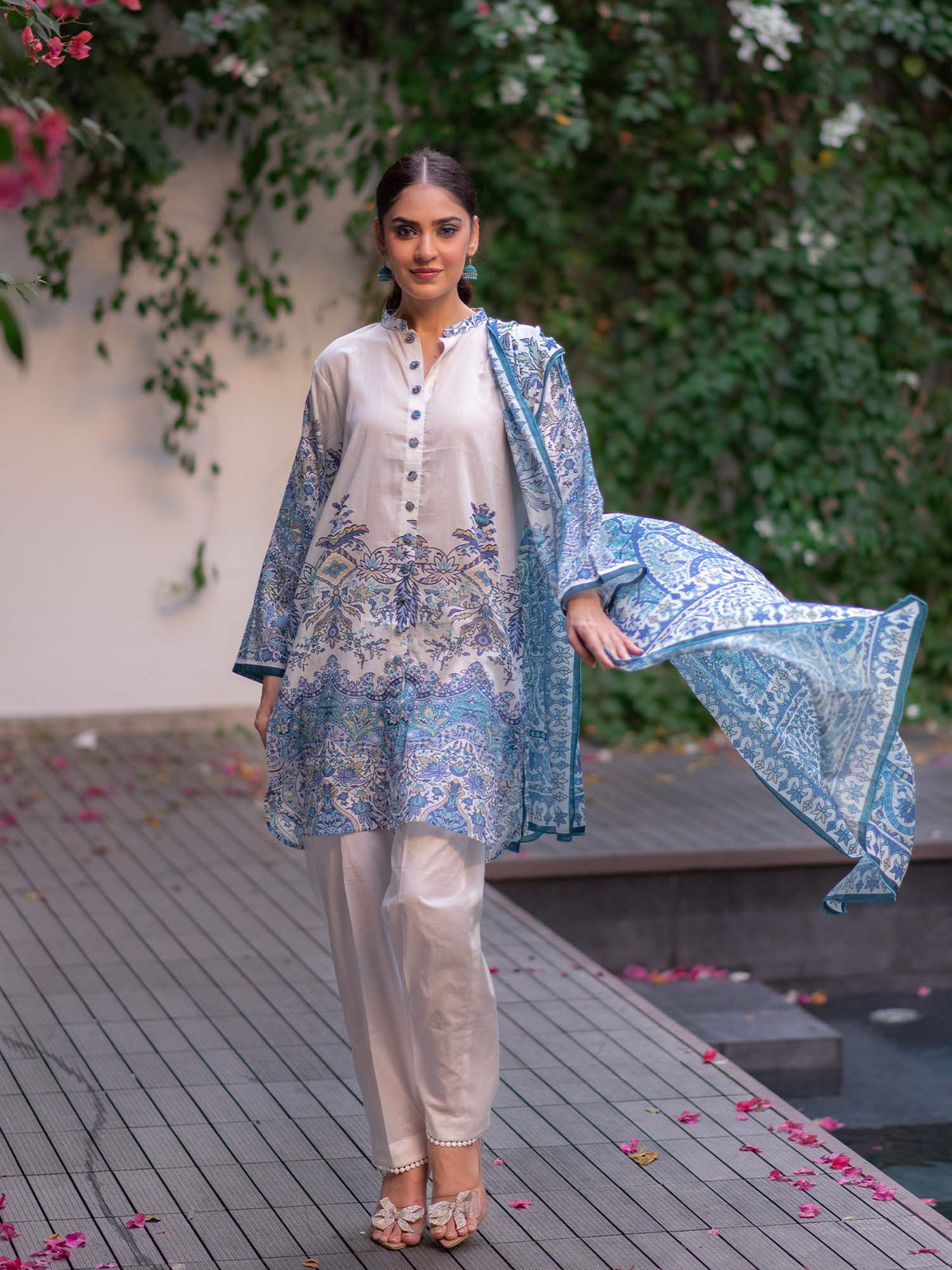 UNS Printed Lawn Pret 3 Piece Collection